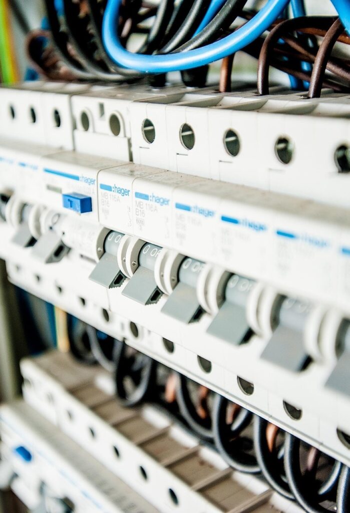 elsyn og tjek af elinstallation